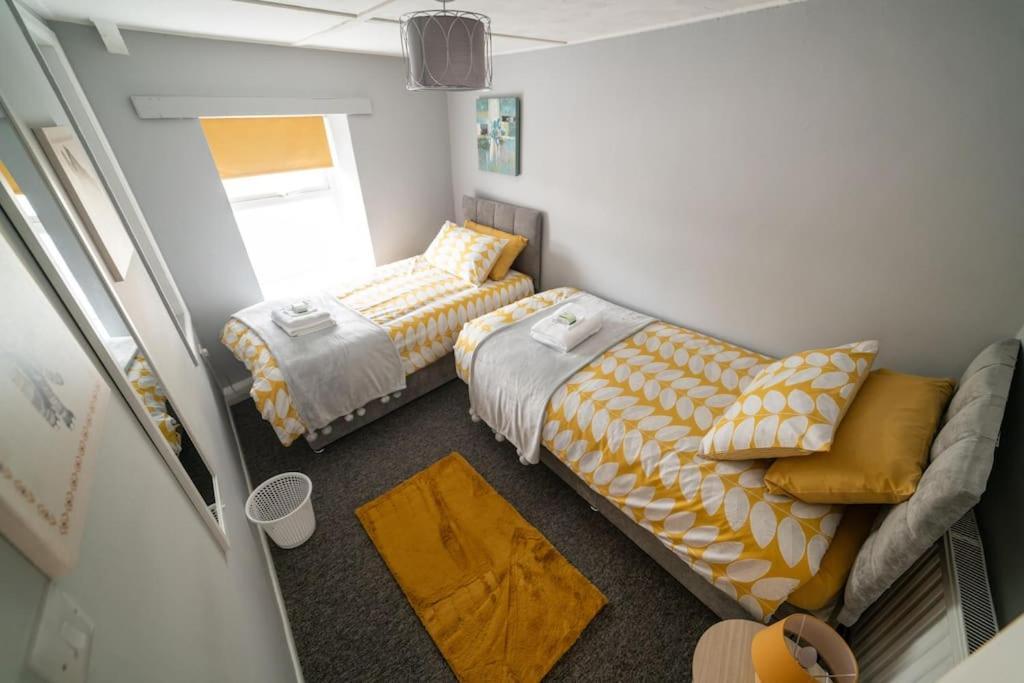 2 Bed Sleeps 4 Central Haverfordwest Town House Exterior foto